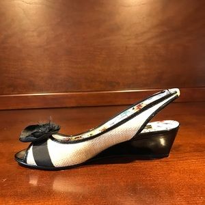 Beverly Feldman Open Toe Black Tan Sling Back Pump FLORAL WEDGE  RARE 10M